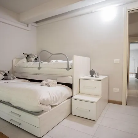 Malibu' Private 2