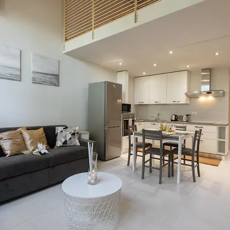 Malibu' Private 2 *